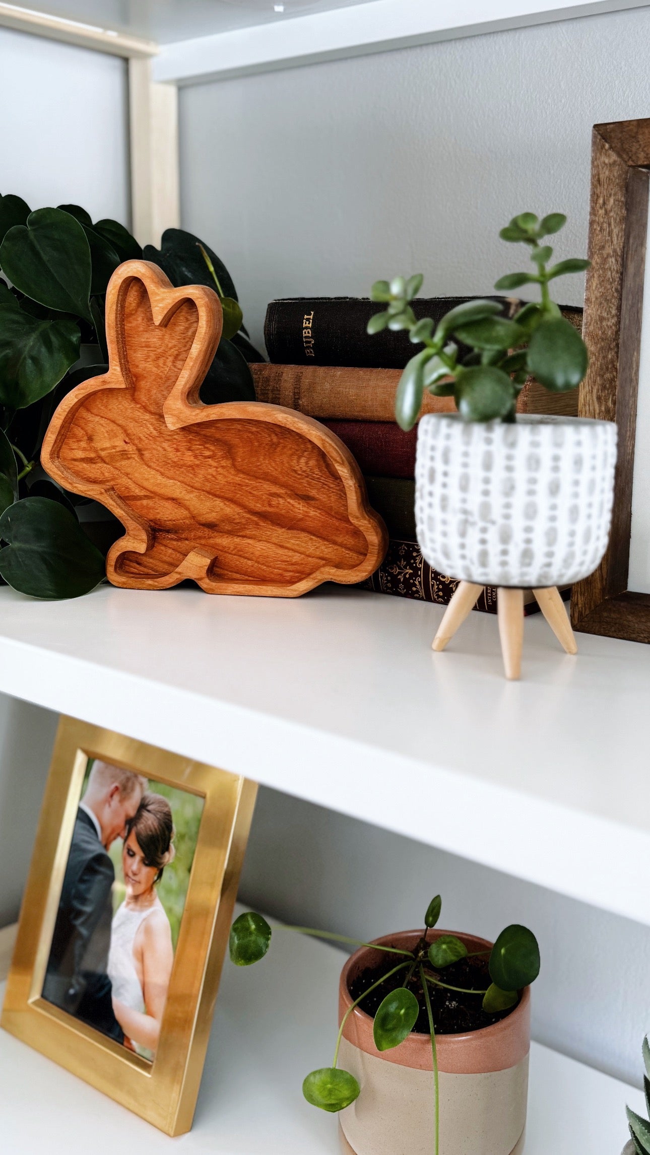 Bunny Tray (Sitting)